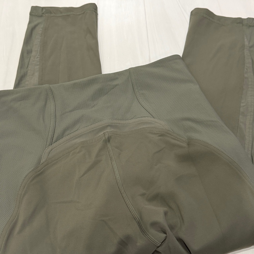 Lululemon Everlux and Mesh Super High Rise Training Crop 21” Army Green Size 10 - Picture 7 of 10